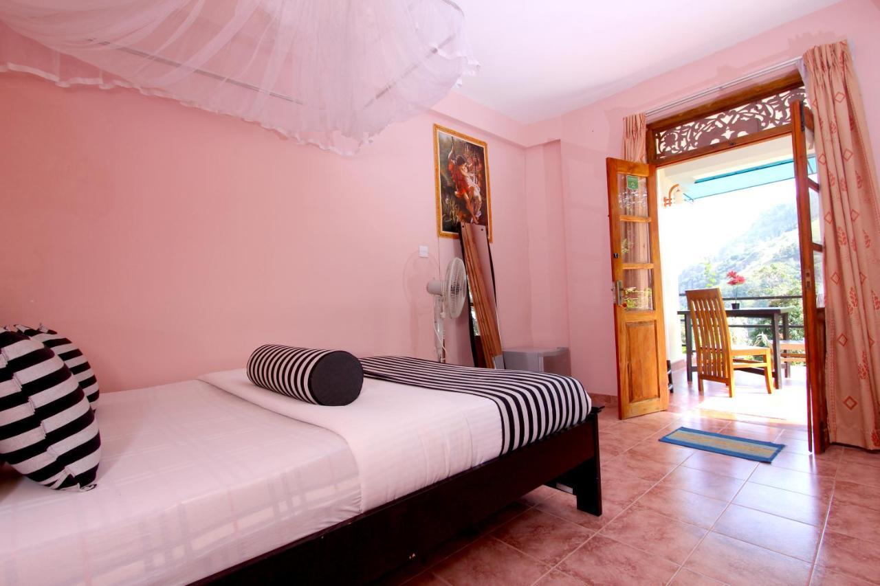 Blue Ribbon Homestay Ella Esterno foto