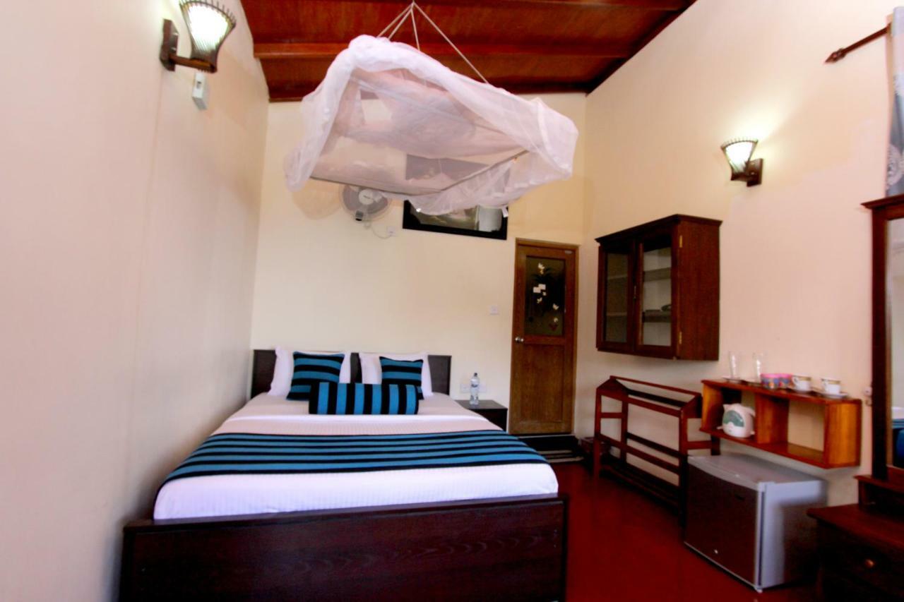 Blue Ribbon Homestay Ella Esterno foto